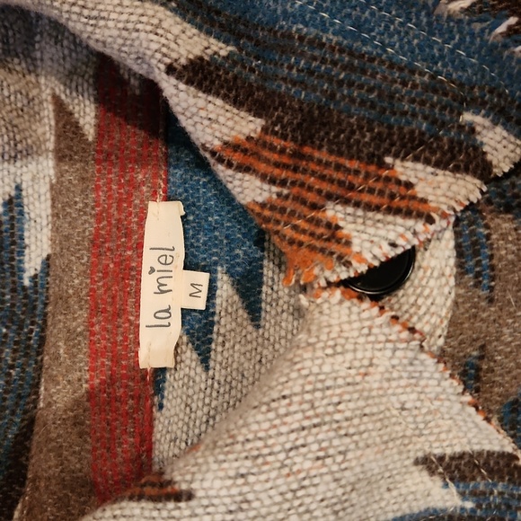 Aztec Shacket - Picture 5 of 6